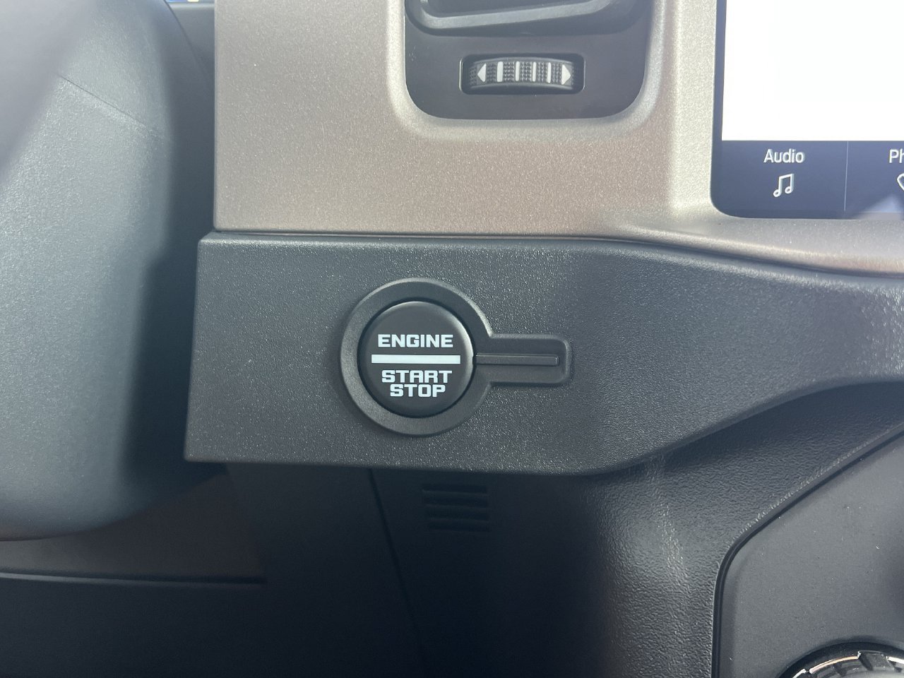 New 2026 Ford Bronco Outer Banks AWD/4WD image 6