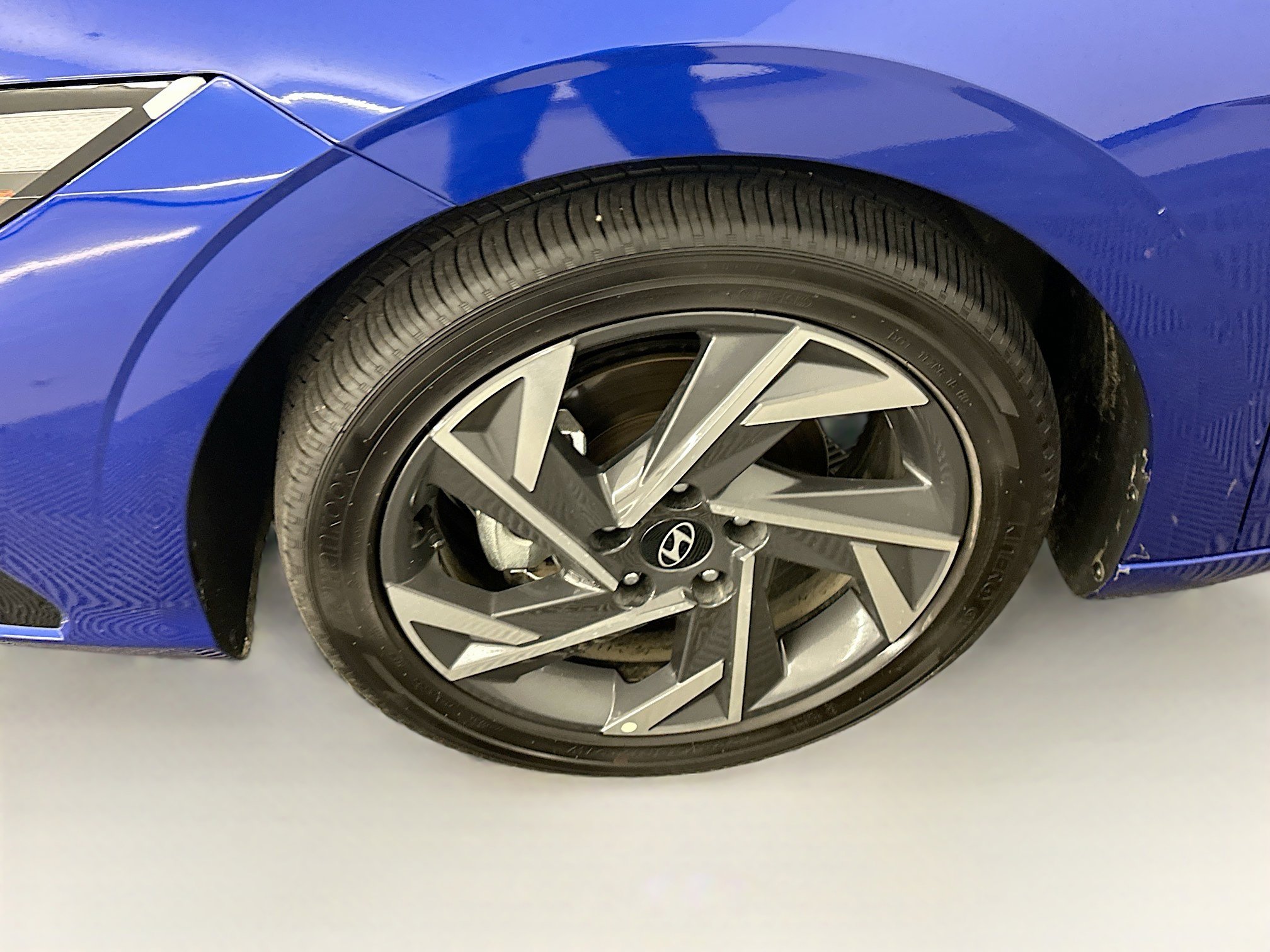 Used 2025 Hyundai Elantra Limited image 11