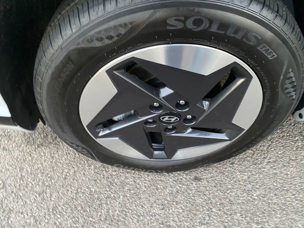 Certified 2024 Hyundai Kona Limited image 27