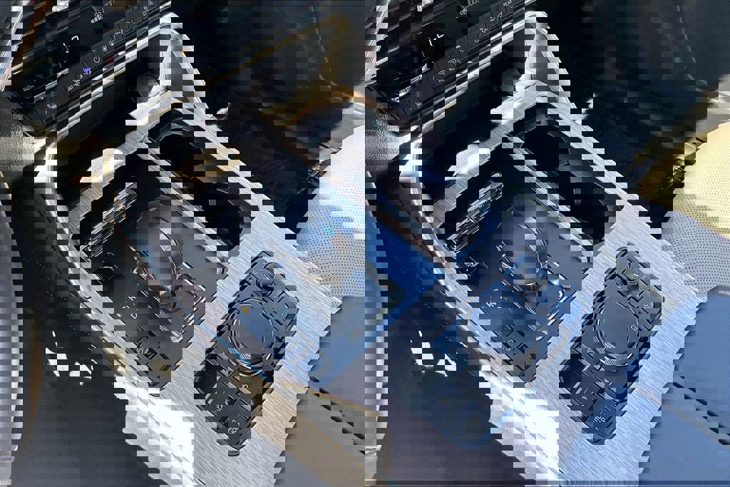 Used 2024 MAZDA CX-90 Plug-In Hybrid w/ Premium Pkg image 17