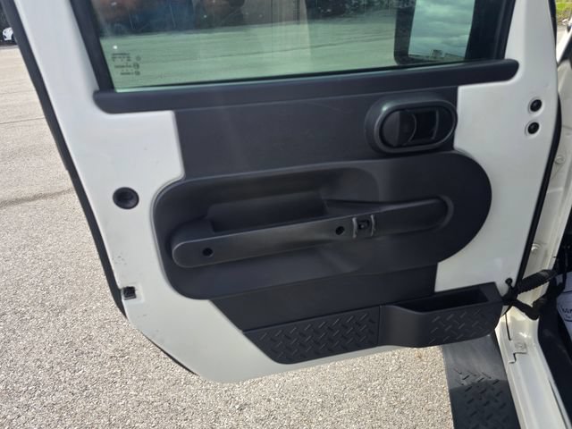 Used 2008 Jeep Wrangler Unlimited X AWD/4WD image 9