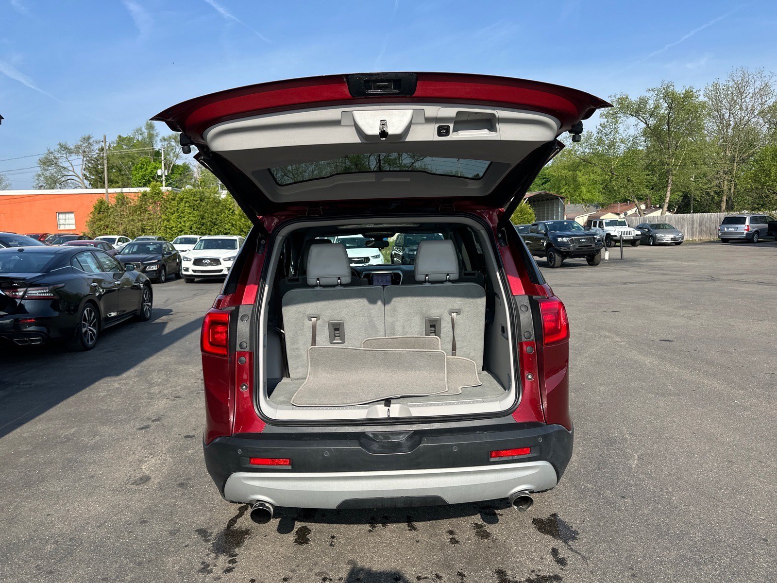 Used 2017 GMC Acadia SLT AWD/4WD image 10