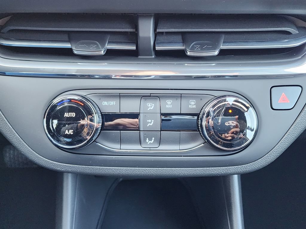 New 2026 Buick Envista Sport Touring FWD image 26