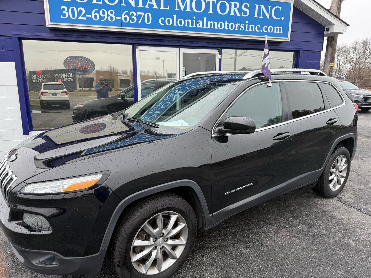 Used 2018 Jeep Cherokee Limited image 2
