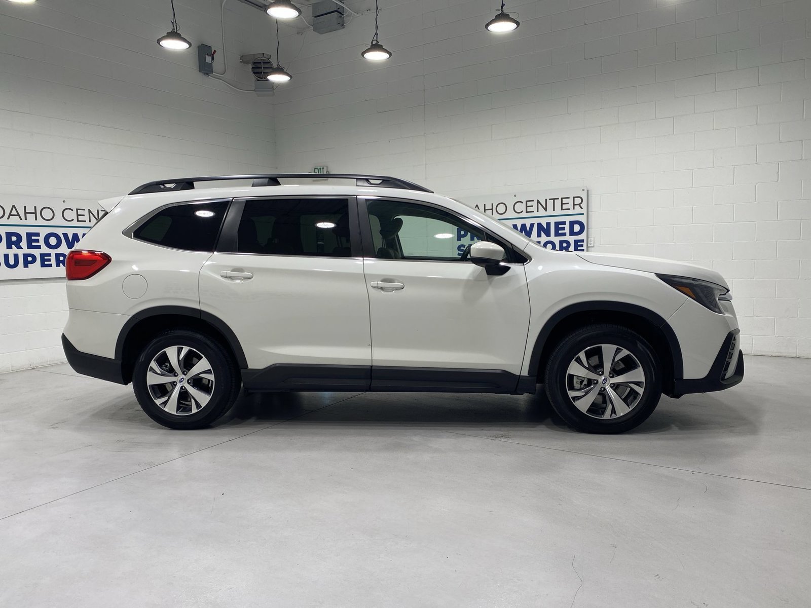 Used 2025 Subaru Ascent Premium AWD/4WD image 9