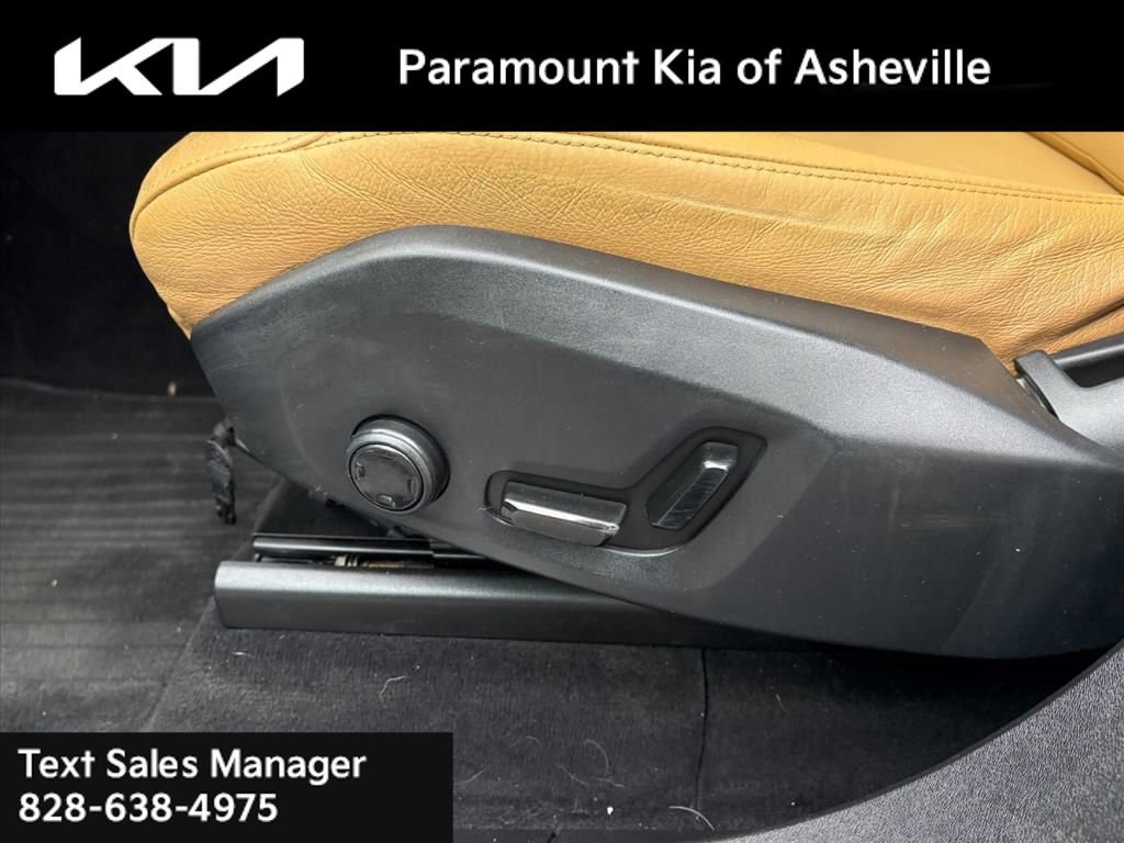 Used 2016 Volvo XC90 T6 Momentum w/ Momentum Plus Package image 19