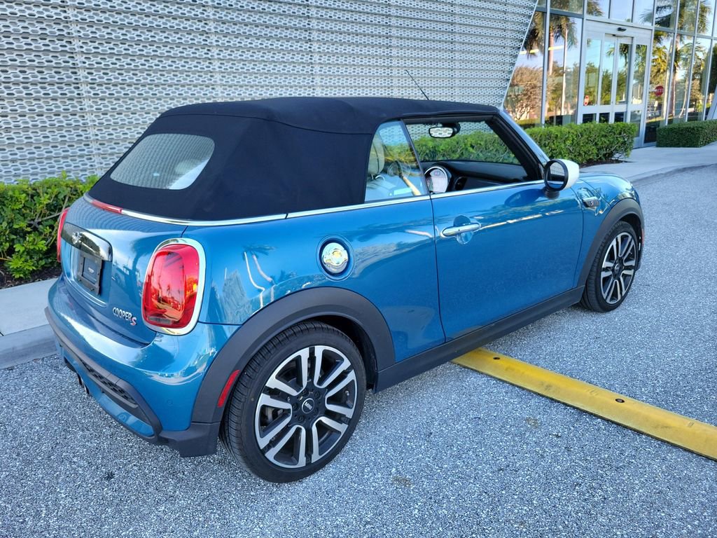 Used 2023 MINI Cooper S w/ Signature Upholstery Package FWD image 4