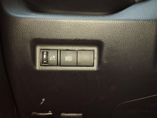 Used 2025 Toyota RAV4 XLE FWD image 19