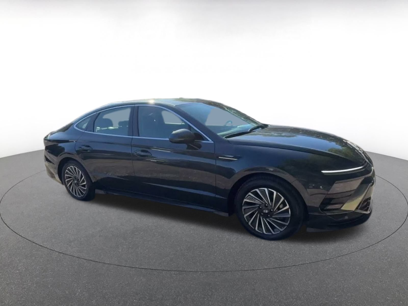 Used 2025 Hyundai Sonata SEL FWD image 2
