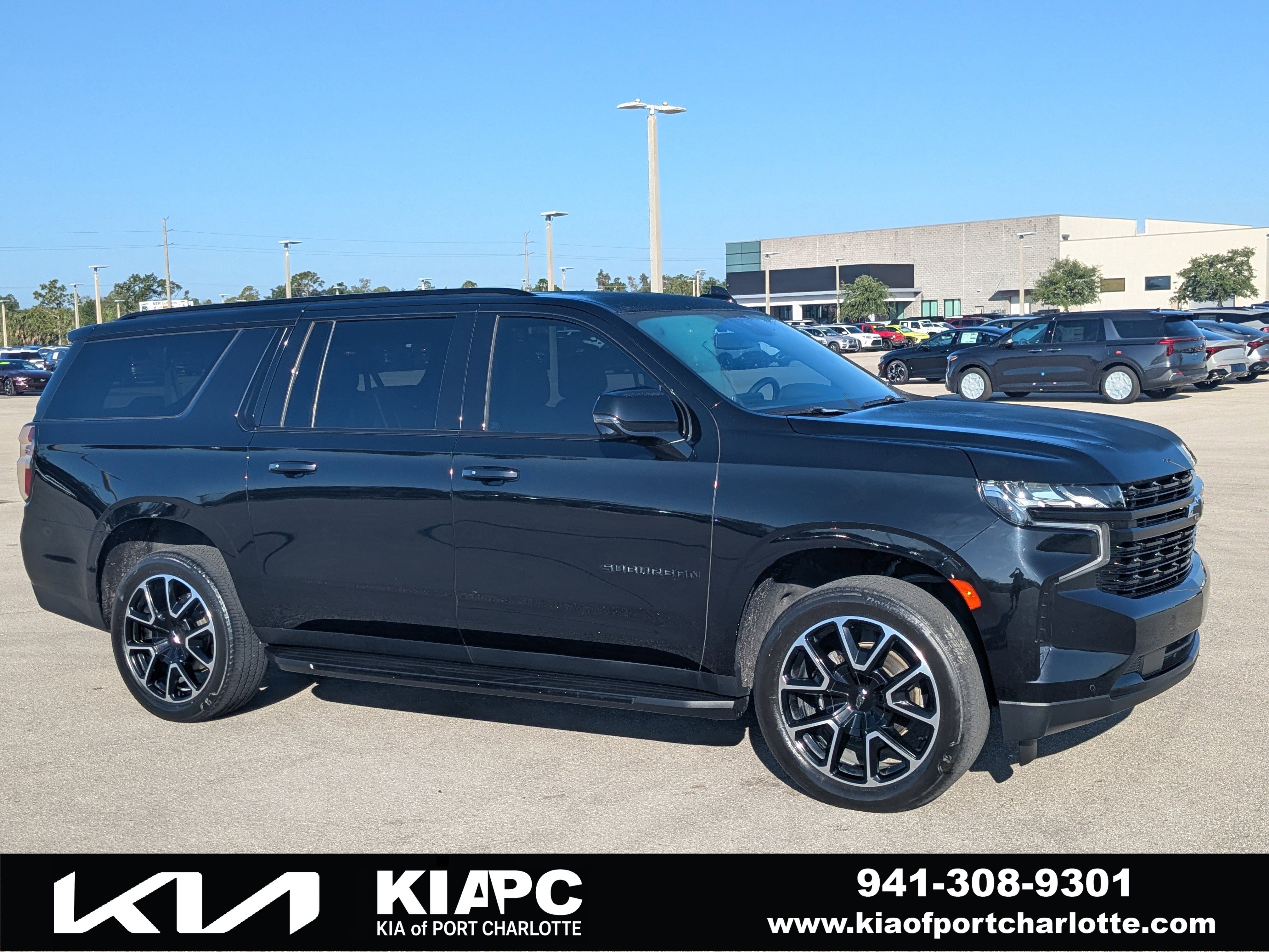 Used 2023 Chevrolet Suburban RST w/ Luxury Package AWD/4WD image 1