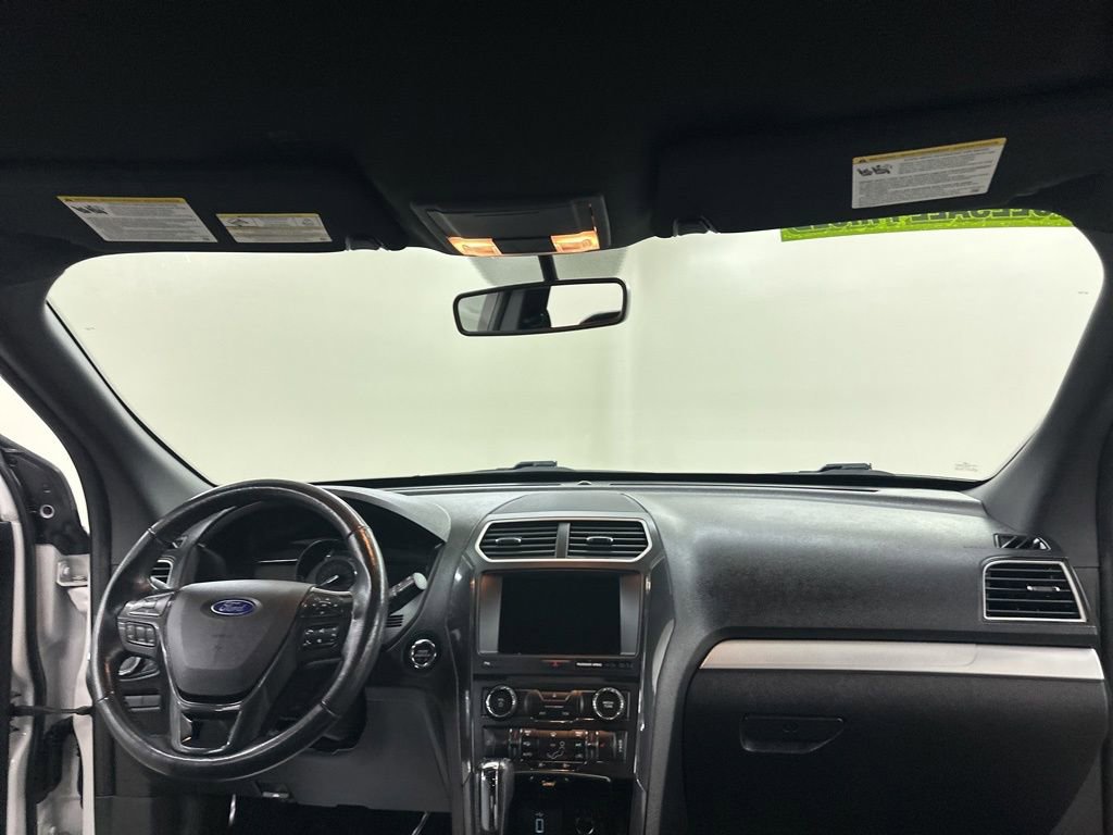 Used 2017 Ford Explorer XLT w/ Equipment Group 202A image 24