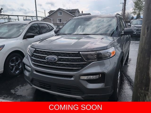 Used 2024 Ford Explorer XLT w/ Equipment Group 202A image 2