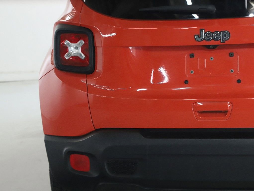 Used 2018 Jeep Renegade Latitude FWD image 41