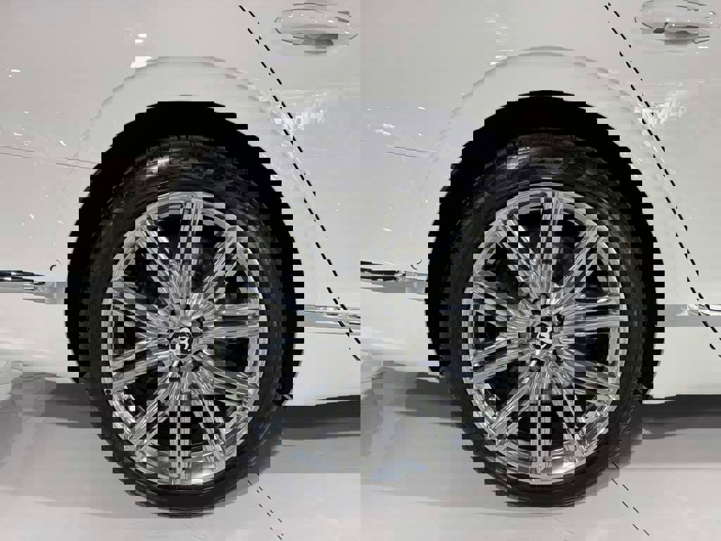 Used 2022 Bentley Flying Spur Plug-In Hybrid image 52