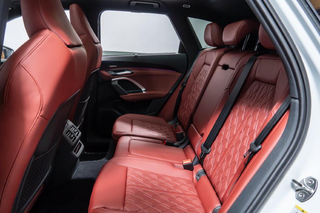 New 2026 Audi SQ5 Premium Plus AWD/4WD image 32