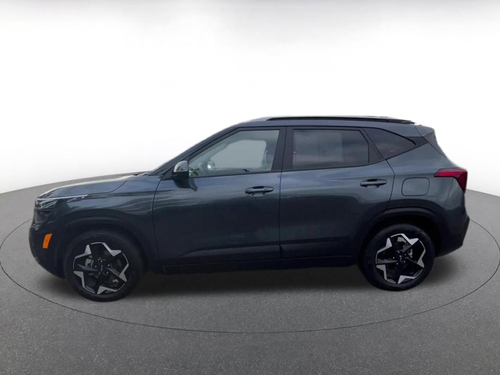 Used 2025 Kia Seltos S image 9