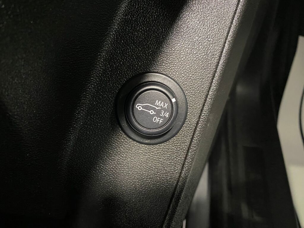 Used 2023 Chevrolet Equinox LT w/ Driver Convenience Package image 14