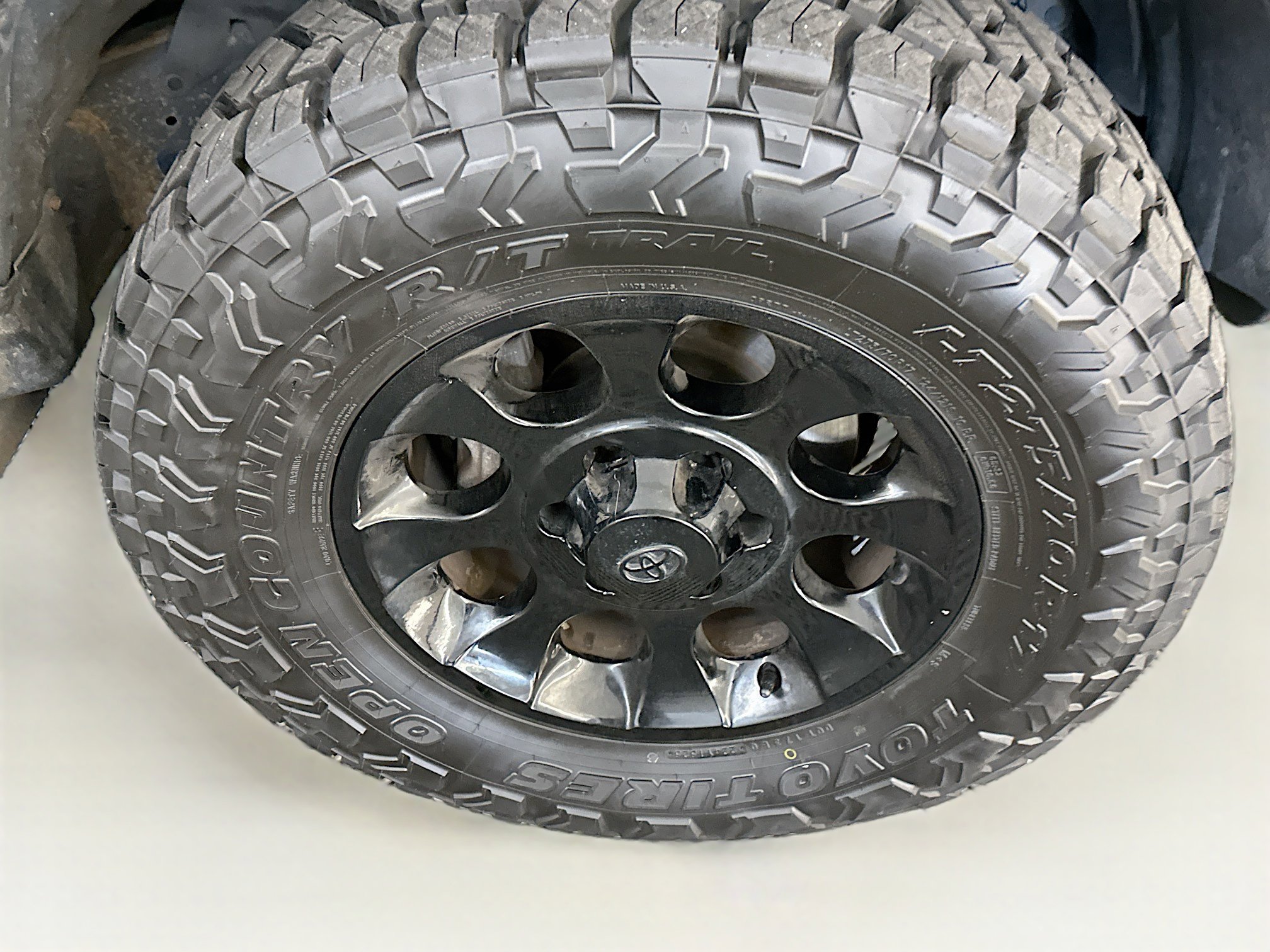 Used 2012 Toyota FJ Cruiser 4WD image 11
