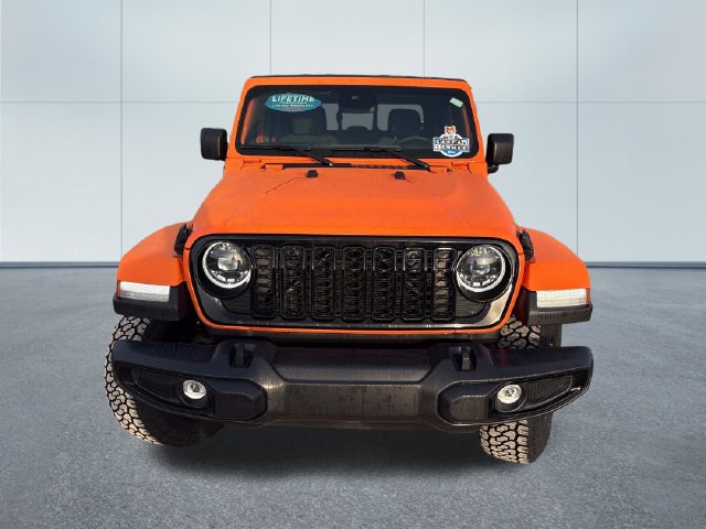 Used 2025 Jeep Gladiator Sport AWD/4WD image 6