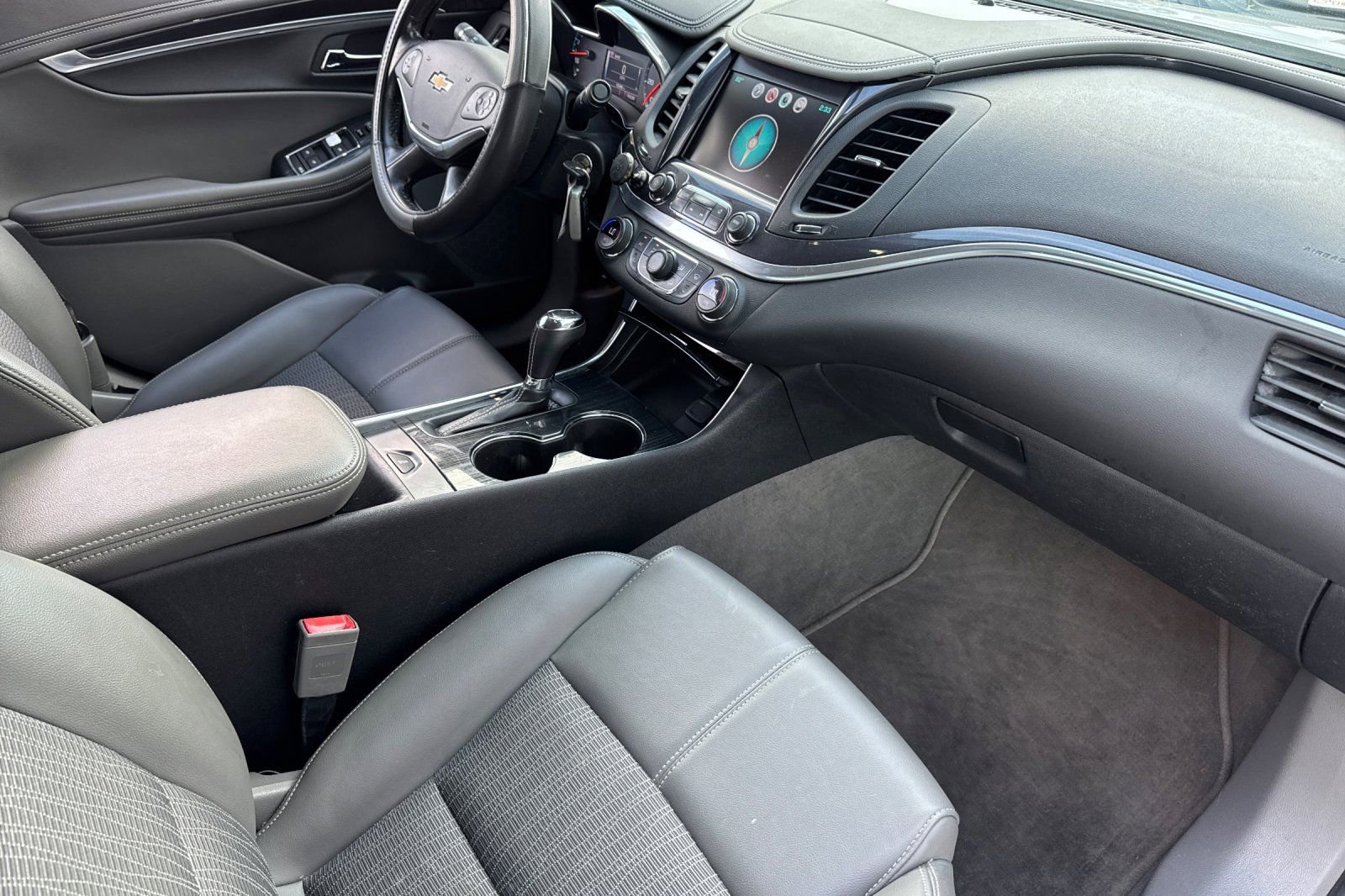 Used 2017 Chevrolet Impala LT image 19