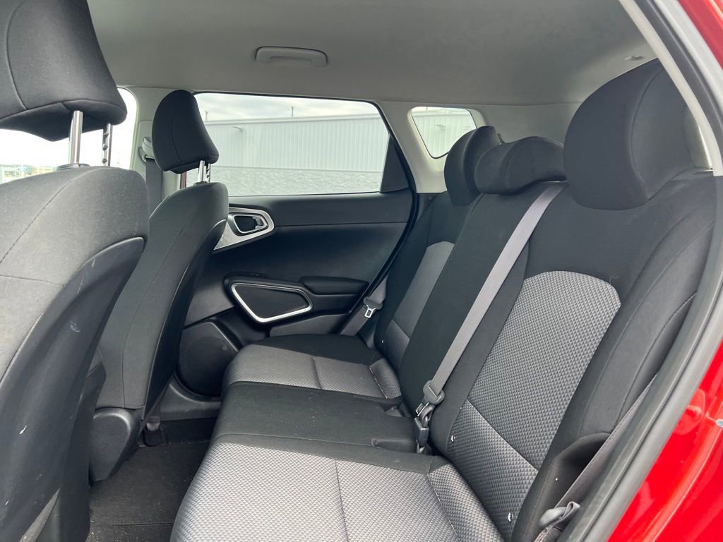 Used 2022 Kia Soul LX image 17