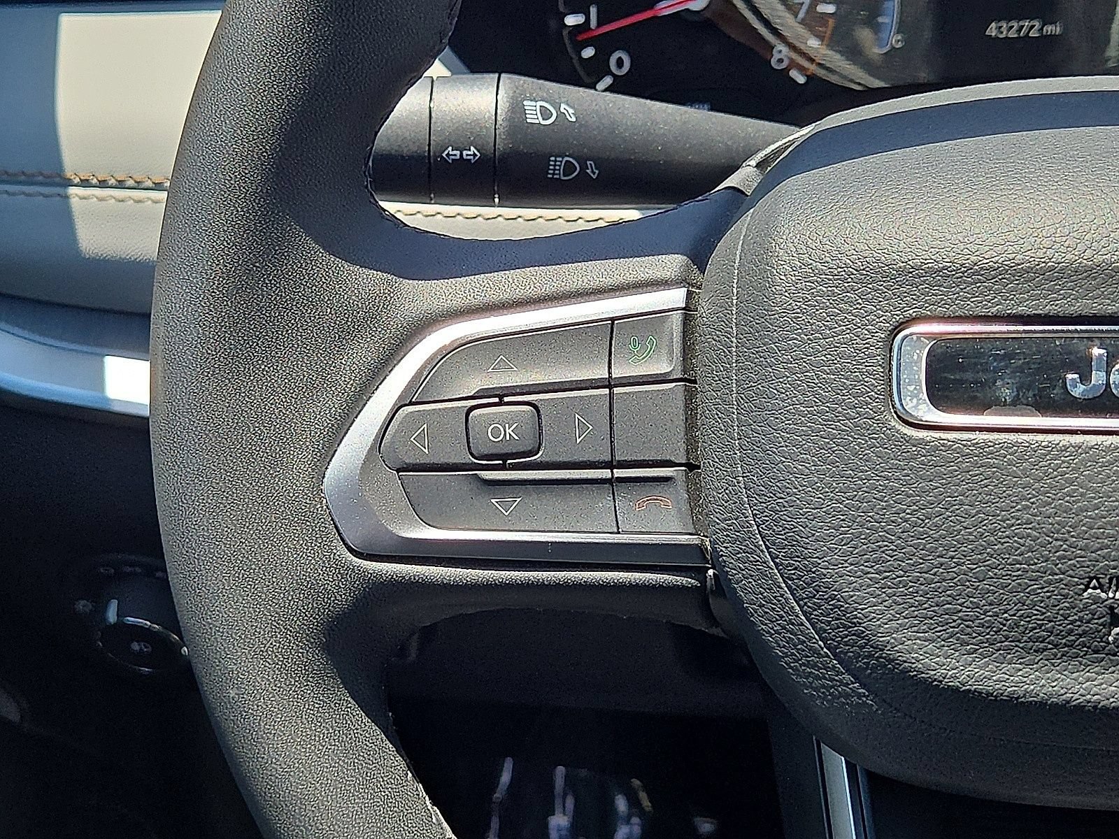 Used 2025 Jeep Compass Limited AWD/4WD image 20