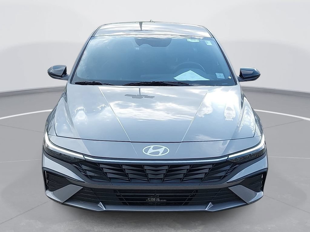 Certified 2025 Hyundai Elantra Sport FWD image 2