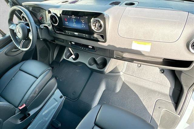 New 2026 Mercedes-Benz Sprinter 2500 image 24