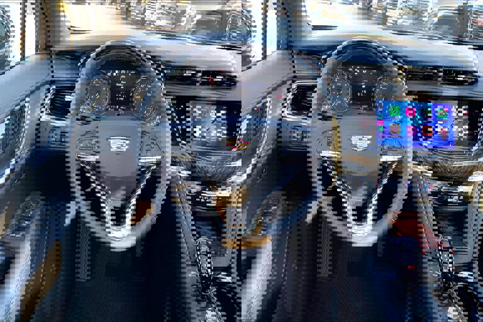 Used 2025 Cadillac XT6 Premium Luxury w/ Technology Package image 6