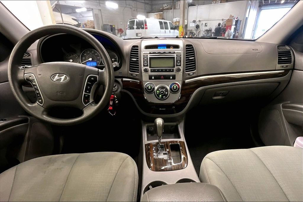 Used 2012 Hyundai Santa Fe GLS image 14