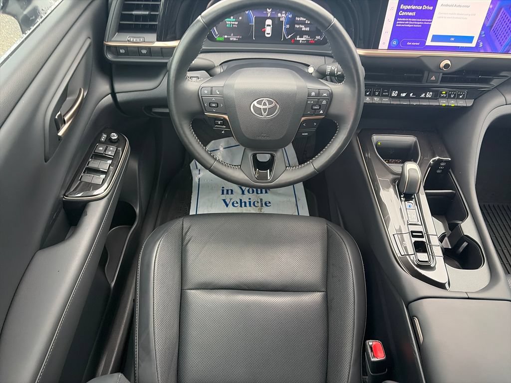 Used 2025 Toyota Crown AWD/4WD image 14