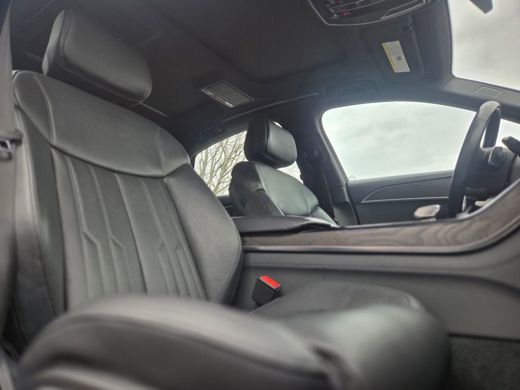 Used 2023 Audi A8 L 3.0T w/ Executive Package image 25