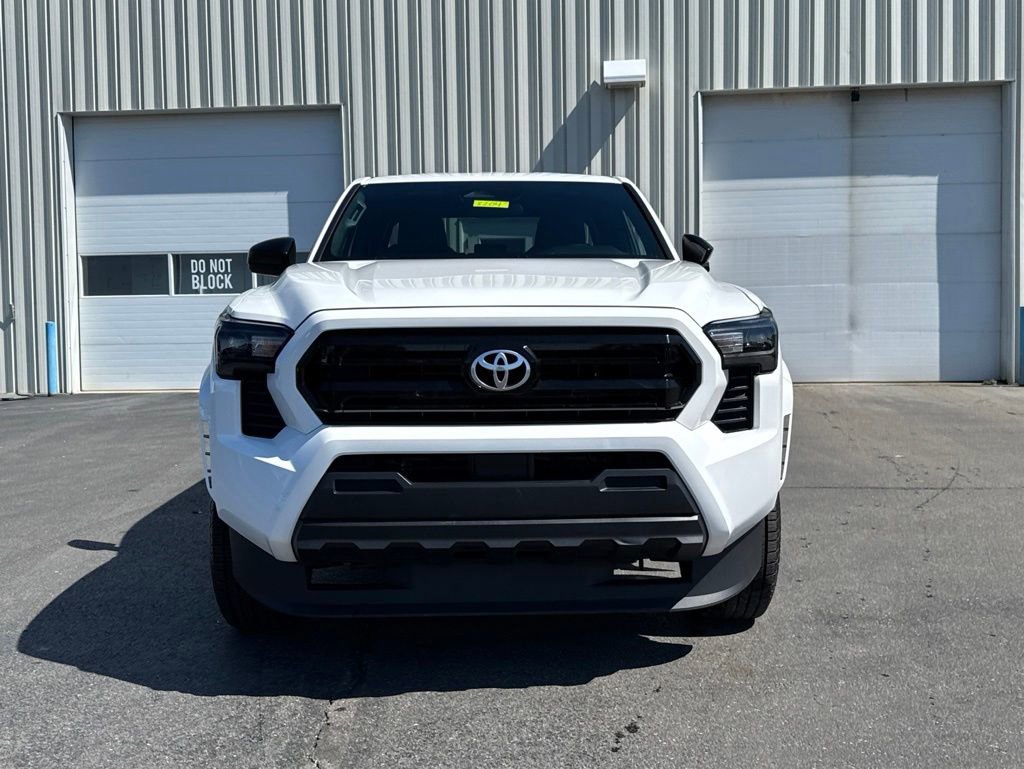 Used 2024 Toyota Tacoma SR AWD/4WD image 2