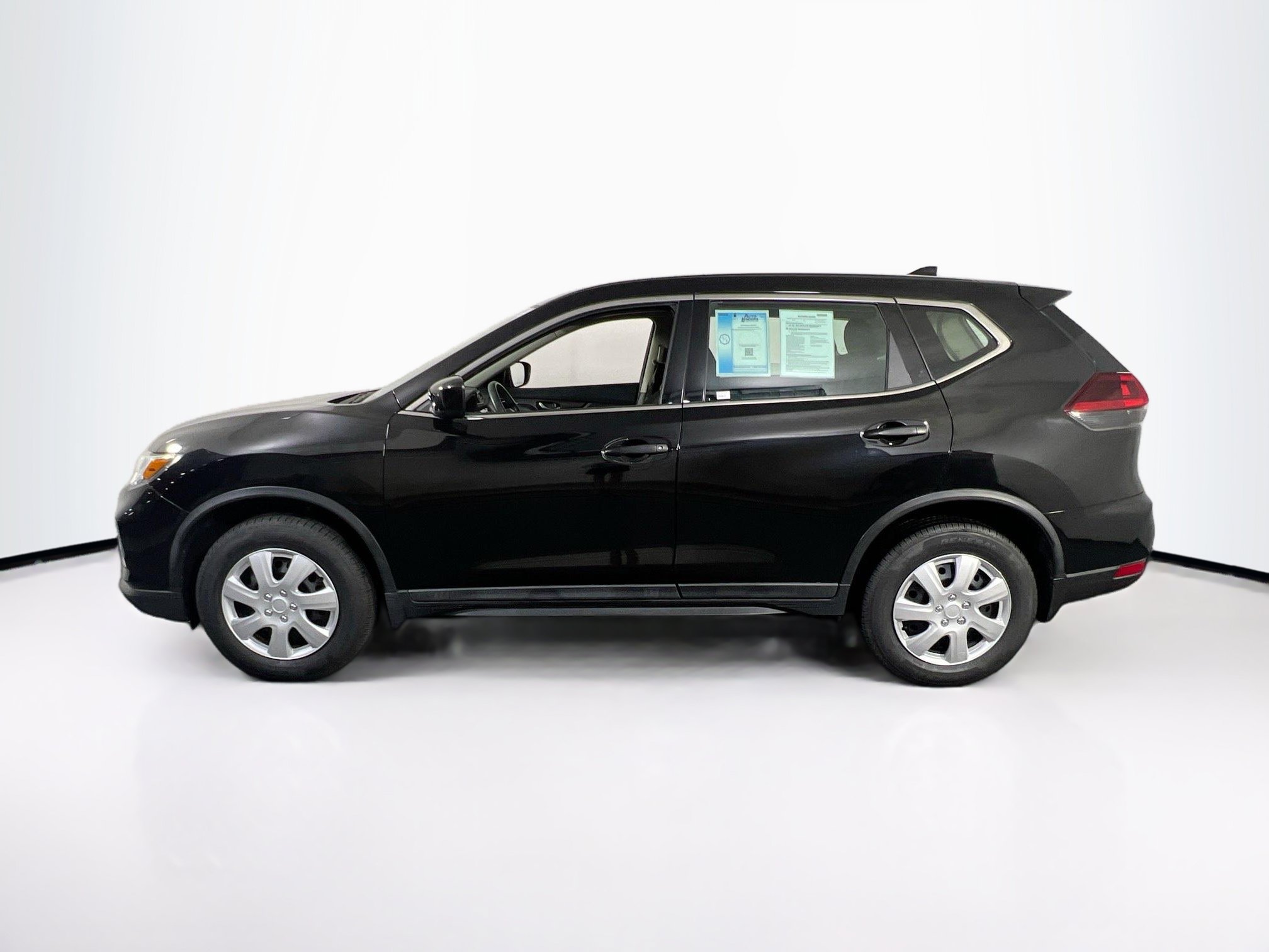 Used 2018 Nissan Rogue S AWD/4WD image 8