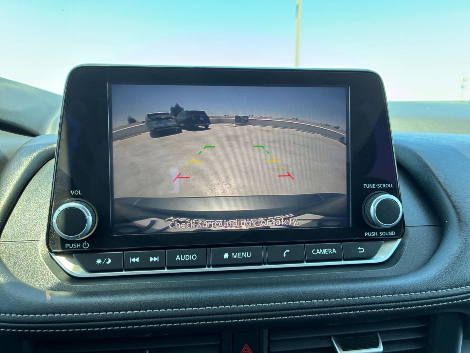 Used 2025 Nissan Rogue SV FWD image 25