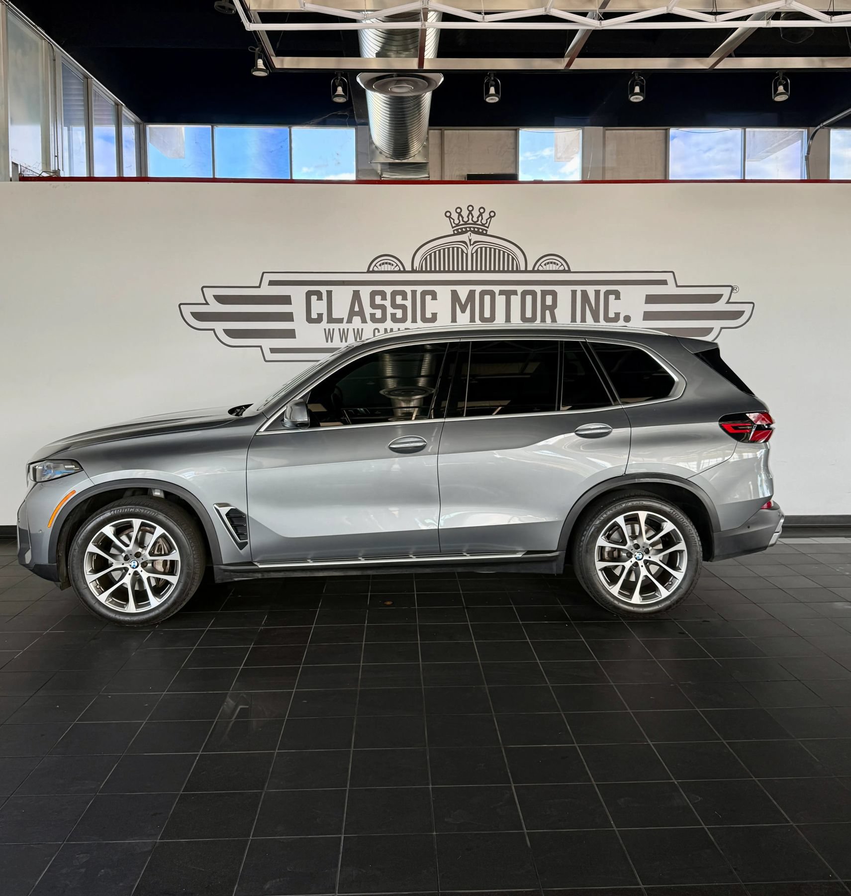 Used 2024 BMW X5 xDrive40i w/ Premium Package AWD/4WD image 5