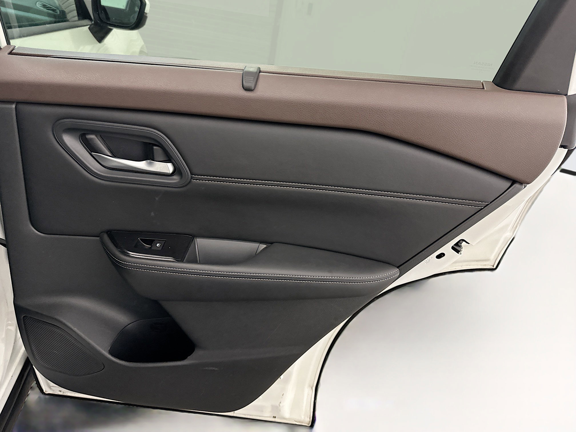 Used 2022 Nissan Rogue SV w/ SV Premium Package image 32