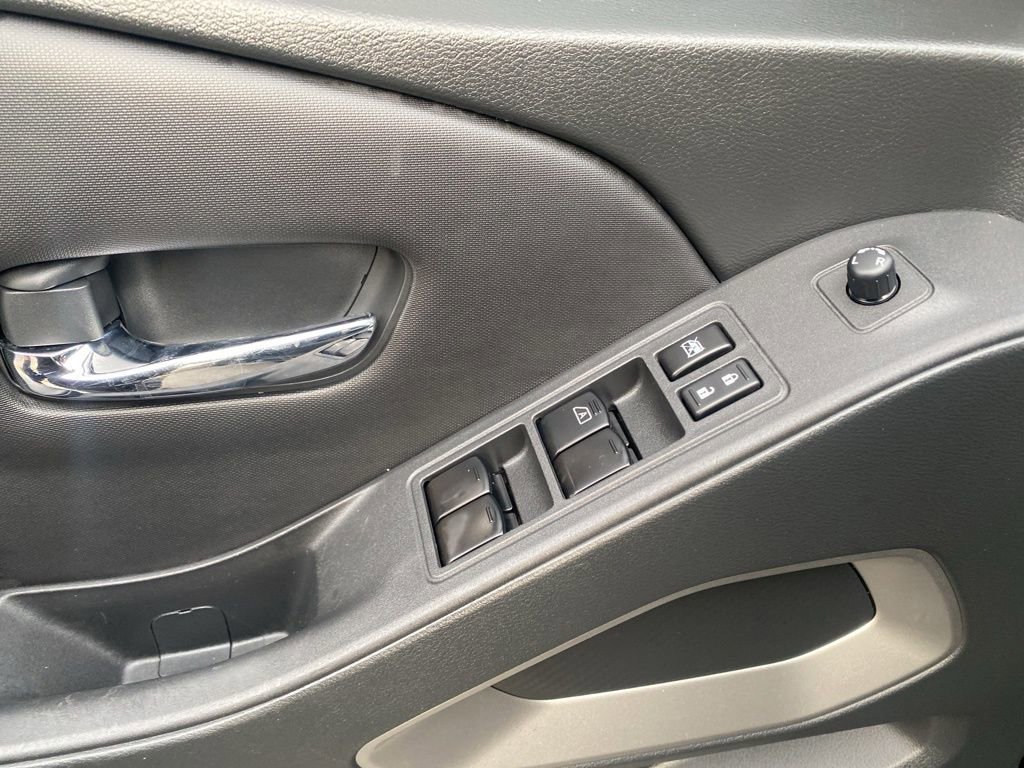 Used 2023 Nissan Frontier SV image 14