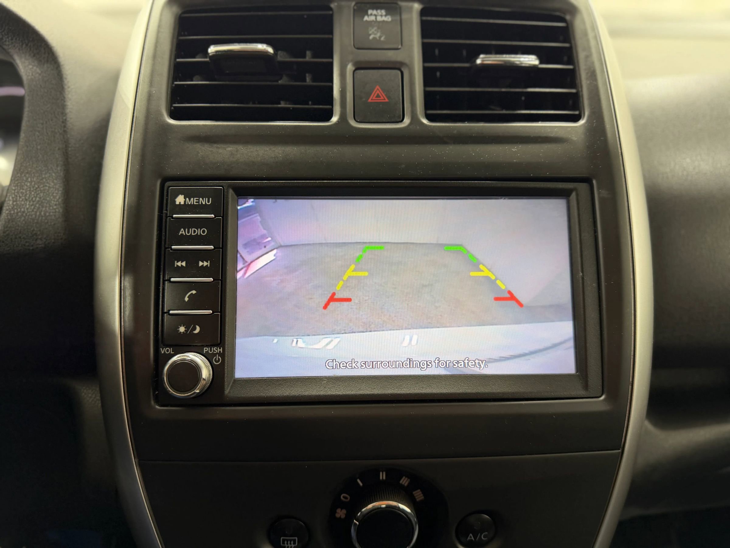 Used 2019 Nissan Versa Note S image 18