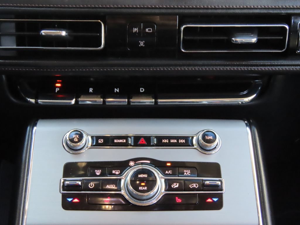 Used 2023 Lincoln Aviator AWD w/ Premium Package image 59