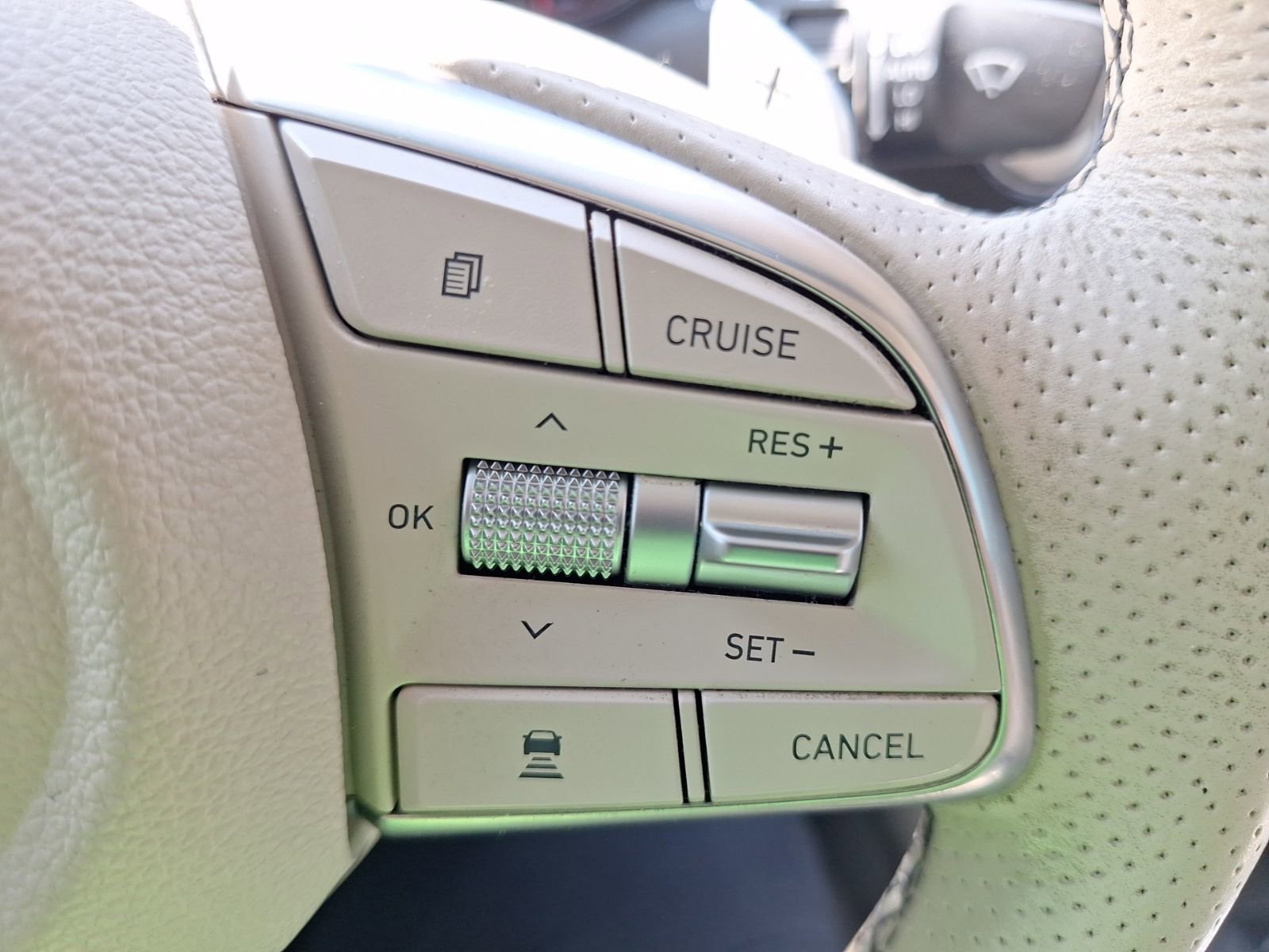 Used 2019 Genesis G70 3.3T Design image 20