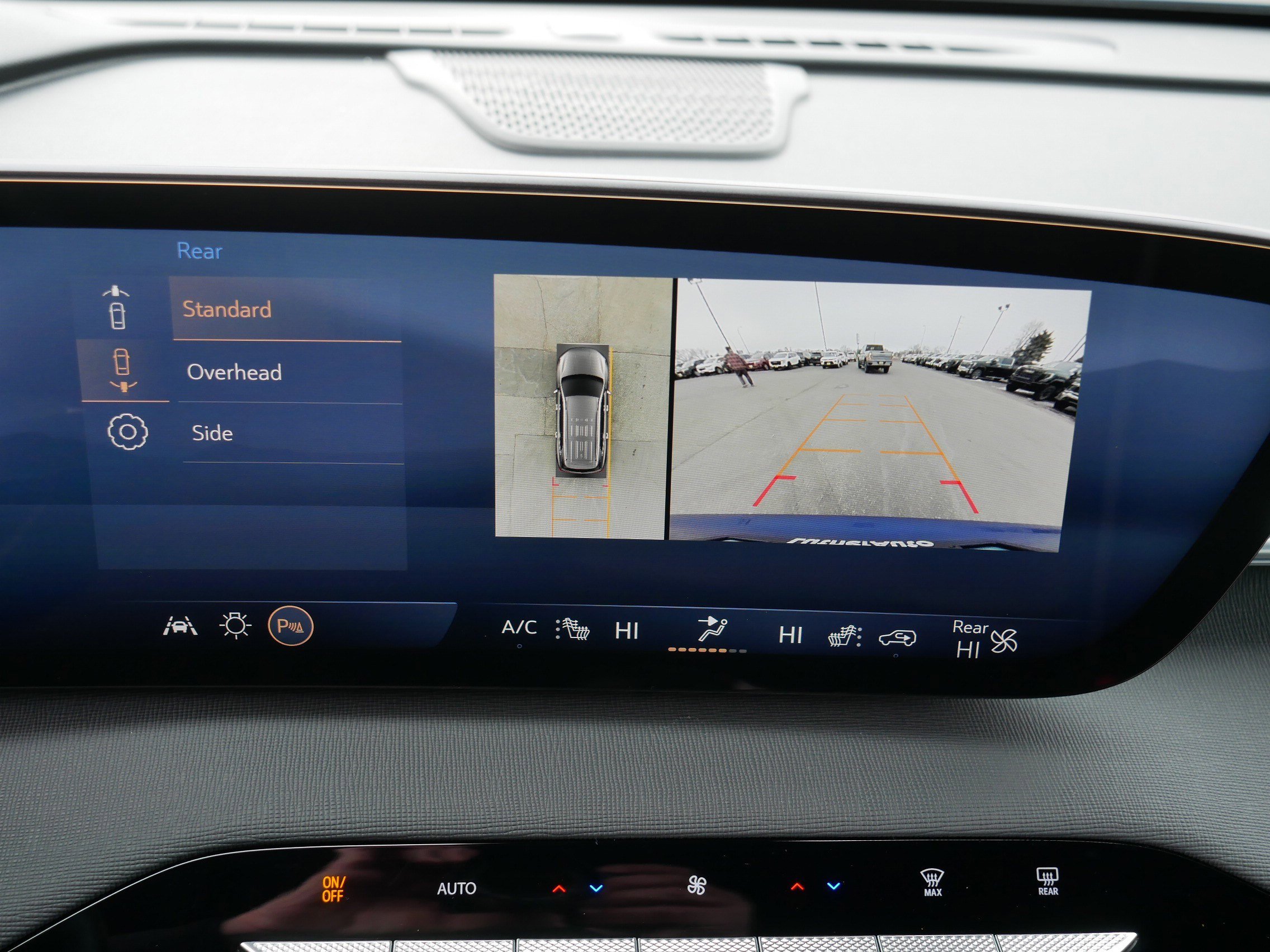 Certified 2025 Buick Enclave Preferred image 27