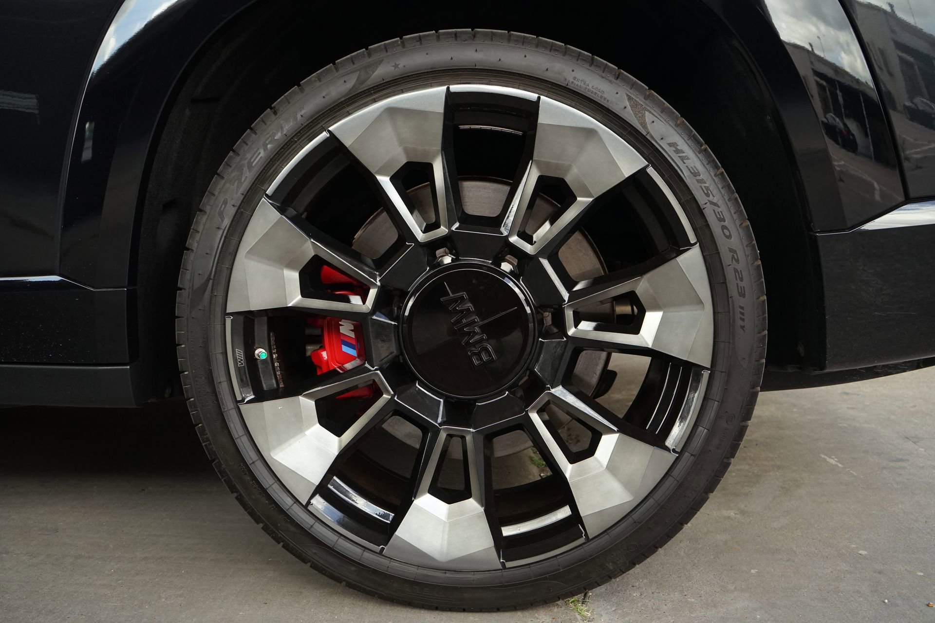 Used 2023 BMW XM AWD/4WD image 28