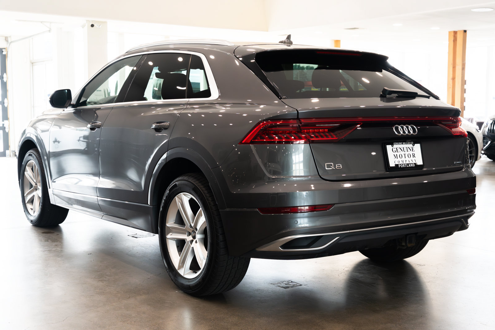 Used 2019 Audi Q8 Premium w/ Convenience Package AWD/4WD image 6