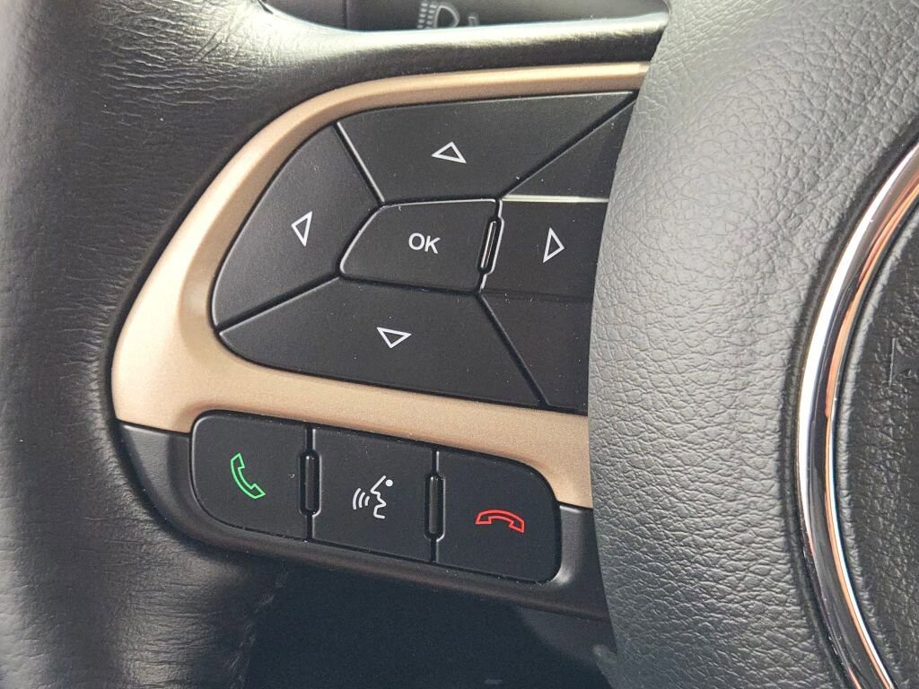 Used 2017 Jeep Renegade Latitude w/ Cold Weather Group image 27