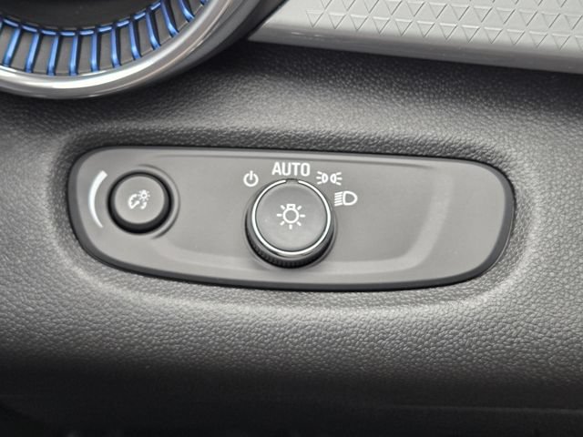 New 2026 Chevrolet Trax LT w/ Driver Confidence Package FWD image 17