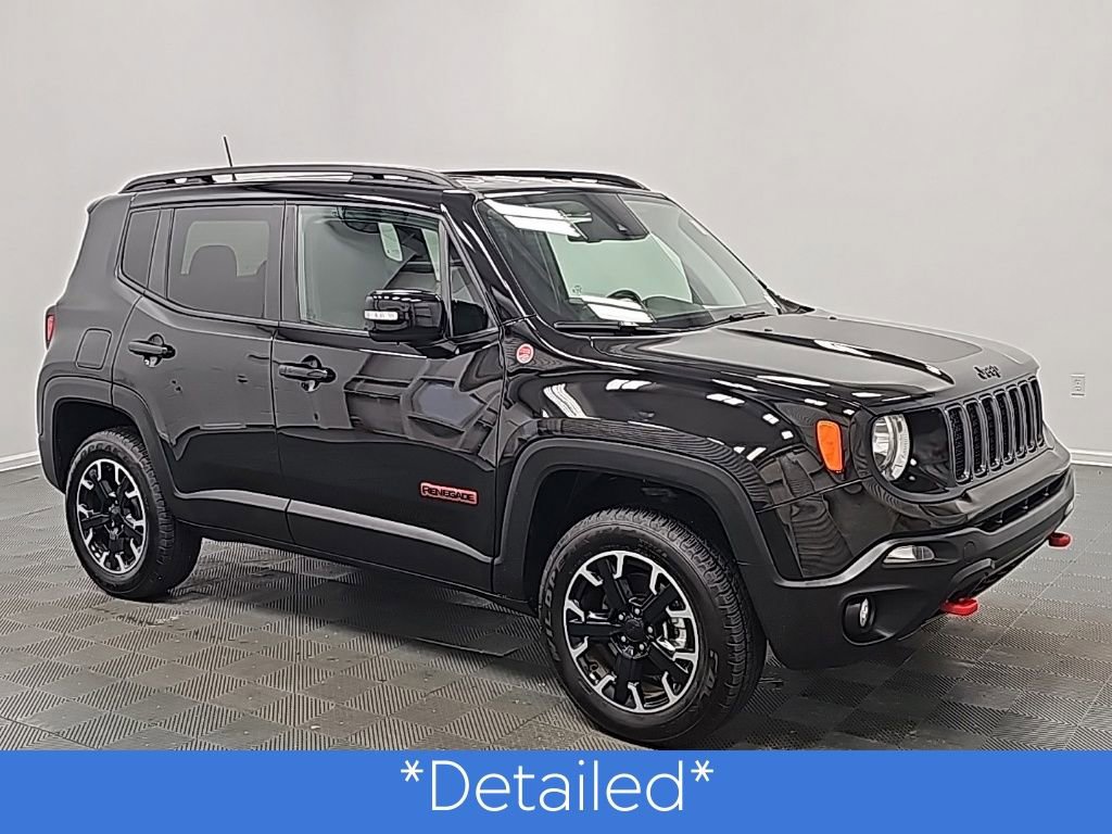 Used 2023 Jeep Renegade Trailhawk w/ Trailhawk Elite Group image 3