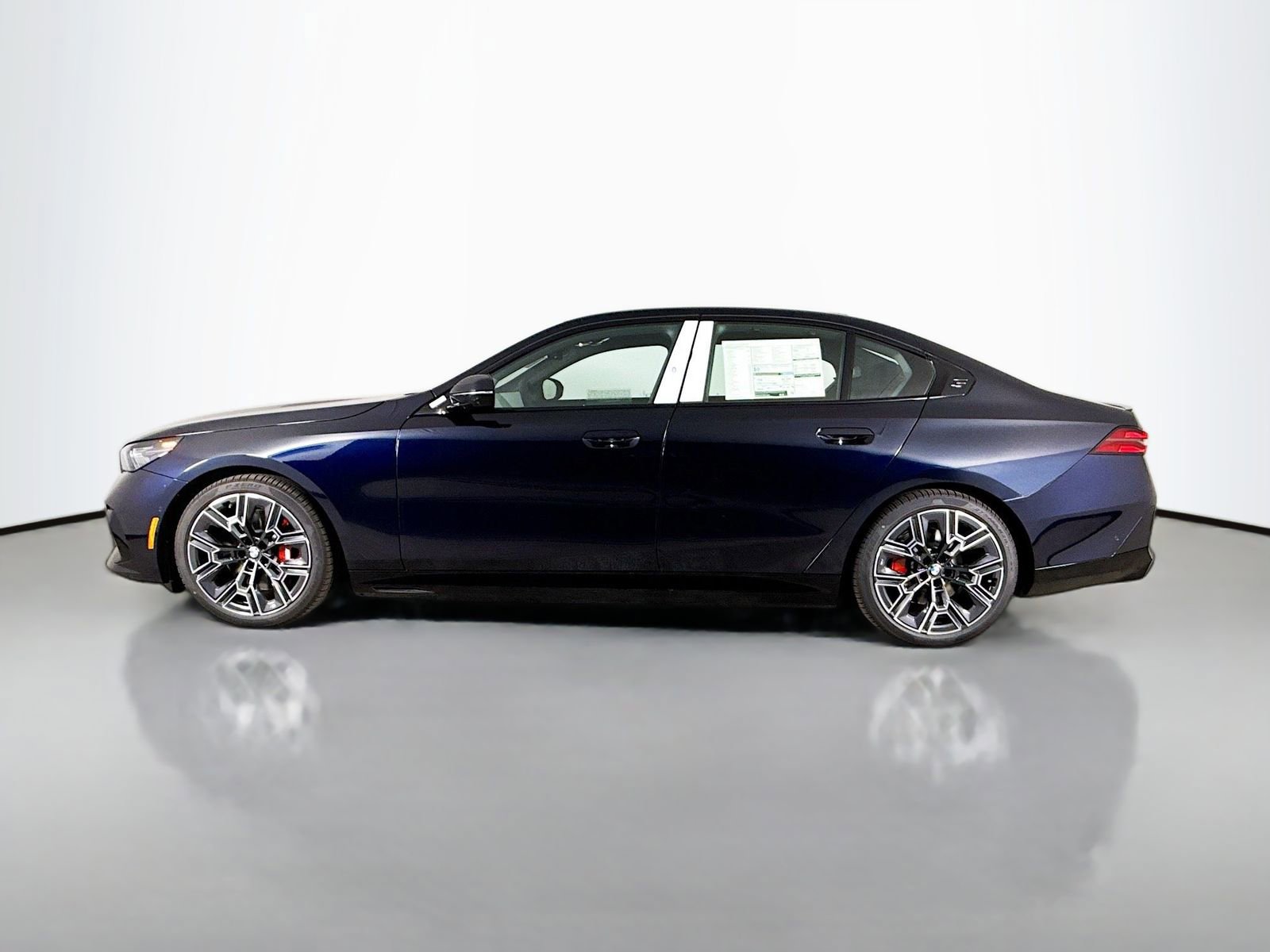 New 2026 BMW i5 eDrive40 w/ Executive Package image 4