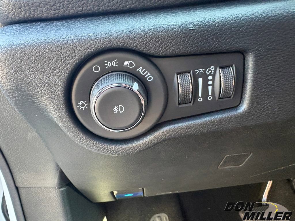 New 2026 Chrysler Pacifica Pinnacle w/ Trailer Tow Group image 14