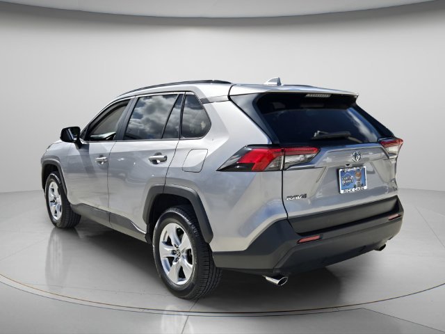 Used 2020 Toyota RAV4 XLE w/ Convenience Package FWD image 4